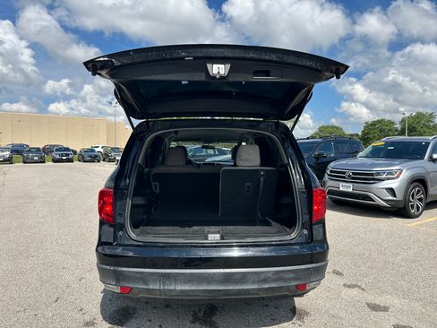 Used 2017 Honda Pilot EX image 10