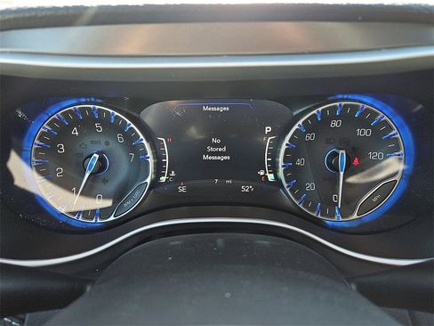 New 2026 Chrysler Pacifica Select image 18