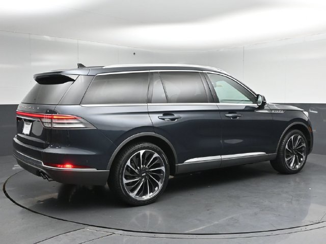 Used 2021 Lincoln Aviator Reserve w/ Equipment Group 202A AWD/4WD image 7
