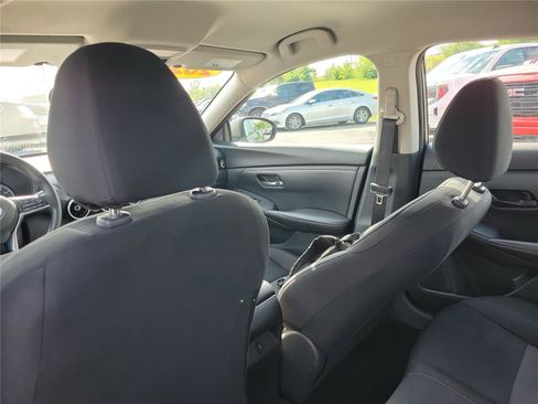 Used 2024 Nissan Sentra SV FWD image 13