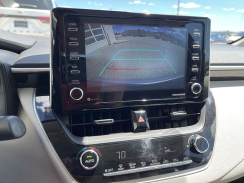 Used 2021 Toyota Corolla LE w/ Carpet Mat Package (TMS) FWD image 4