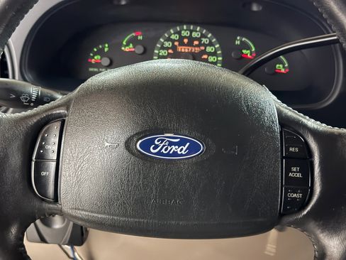 Used 2002 Ford E-350 and Econoline 350 Van image 50