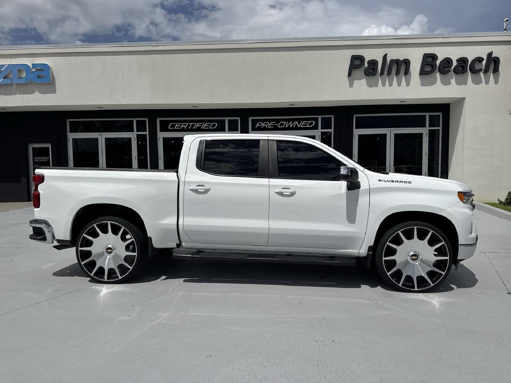 Used 2022 Chevrolet Silverado 1500 LT RWD image 5
