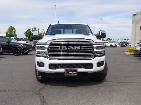 Used 2024 RAM 2500 Laramie AWD/4WD image 2