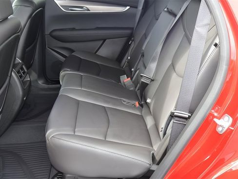 New 2026 Cadillac XT5 Luxury image 13