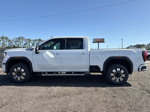 New 2026 GMC Sierra 2500 Denali w/ Denali Reserve Package AWD/4WD image 6