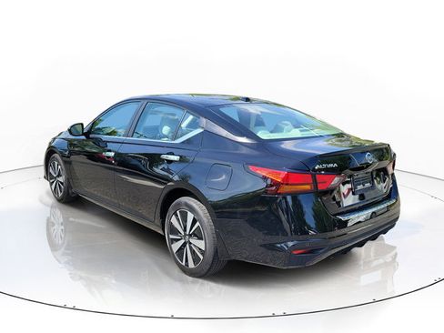 Used 2022 Nissan Altima 2.5 SV AWD/4WD image 3
