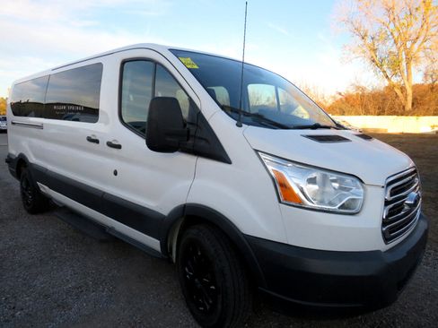 Used 2017 Ford Transit 350 XLT image 2
