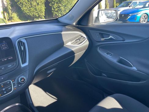 Used 2024 Chevrolet Malibu LT image 37