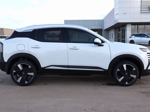 New 2025 Nissan Kicks SR image 5