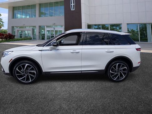 Used 2024 Lincoln Corsair Reserve image 4