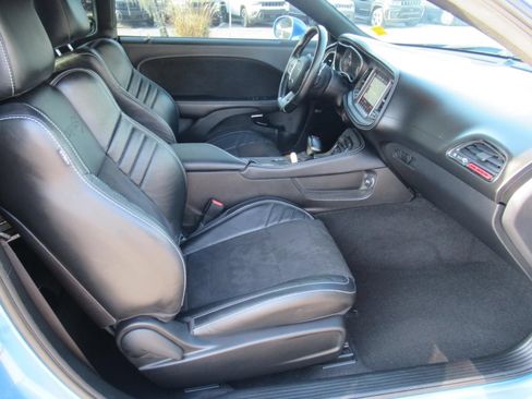 Used 2023 Dodge Challenger SRT Hellcat w/ Driver Convenience Group RWD image 10