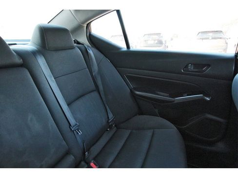 Used 2023 Nissan Altima 2.5 SV w/ SV Premium Package image 10