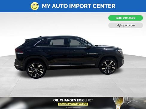 Used 2025 Volkswagen Atlas Cross Sport SEL Premium R-Line AWD/4WD image 8