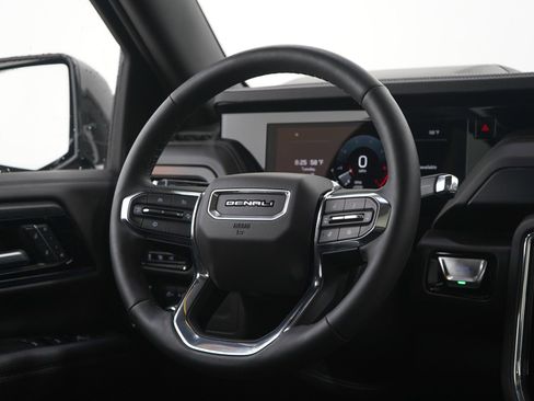 Used 2025 GMC Yukon Denali w/ Sun & Power Step Package AWD/4WD image 15