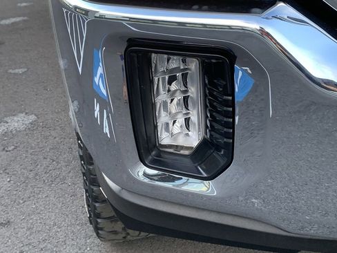 Used 2023 GMC Sierra 2500 SLE image 10