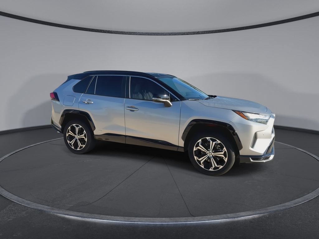Used 2025 Toyota RAV4 XSE w/ Premium Package AWD/4WD image 2