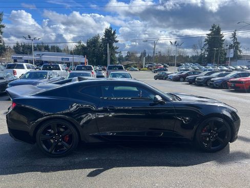 Used 2017 Chevrolet Camaro LT image 5