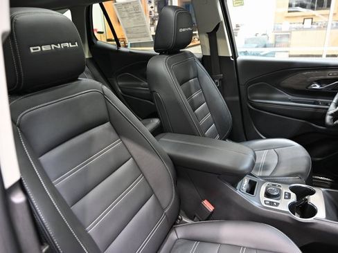 Used 2024 GMC Terrain Denali w/ Denali Premium Package image 8