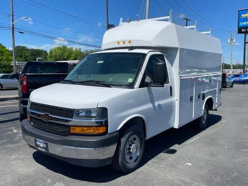 New 2025 Chevrolet Express 3500 w/ Power Convenience Package RWD image 12