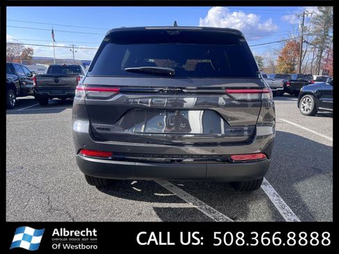 New 2025 Jeep Grand Cherokee Limited w/ Luxury Tech Group II image 4