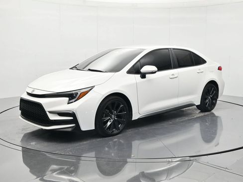 Used 2023 Toyota Corolla SE FWD image 1