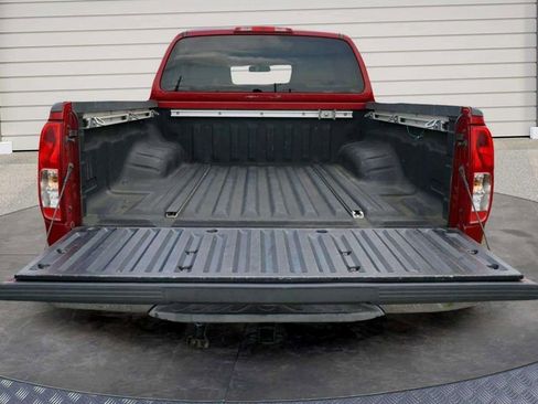 Used 2009 Nissan Frontier SE w/ SE Value Truck Pkg AWD/4WD image 10