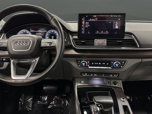 Used 2022 Audi Q5 e Premium Plus w/ Premium Plus Package AWD/4WD image 11