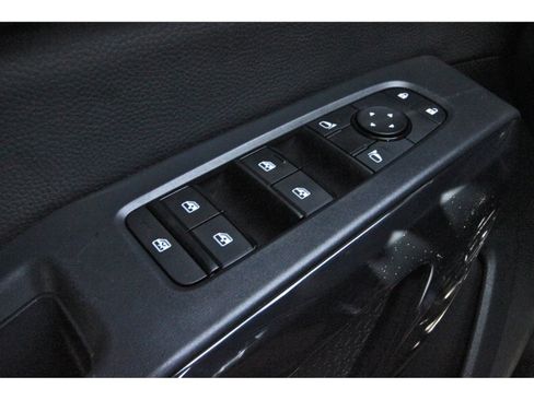 Used 2024 Nissan Pathfinder SV FWD image 23