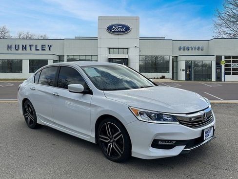 Used 2016 Honda Accord Sport image 4