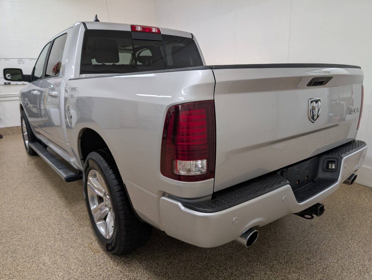 Used 2018 RAM 1500 Sport w/ Sport Premium Group AWD/4WD image 3
