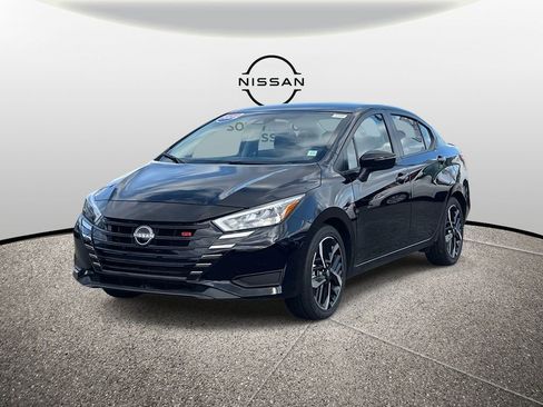 Certified 2025 Nissan Versa SR image 4