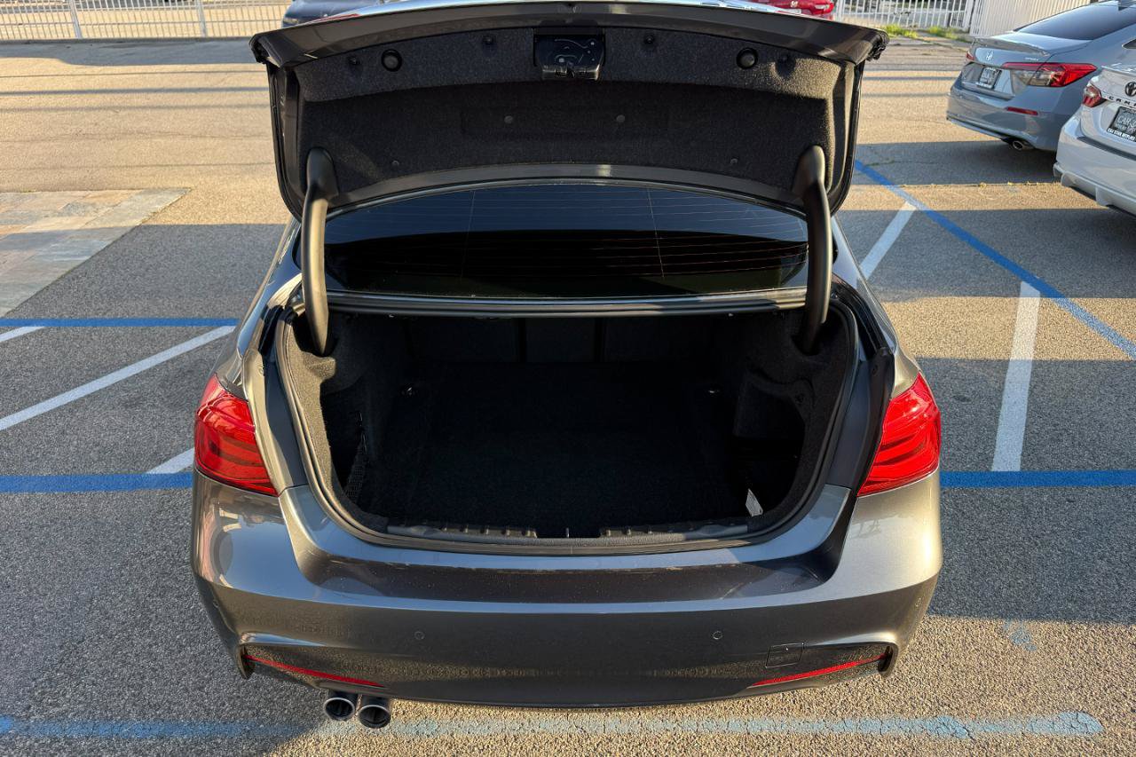 Used 2018 BMW 330i Sedan RWD image 8
