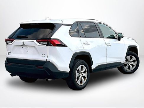Used 2022 Toyota RAV4 LE AWD/4WD image 3