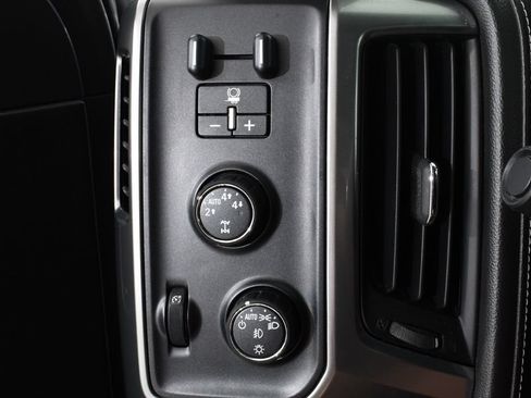 Used 2016 Chevrolet Silverado 1500 LTZ Z71 w/ LTZ Plus Package AWD/4WD image 29
