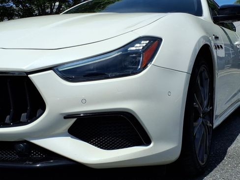 Used 2022 Maserati Ghibli Modena RWD image 15