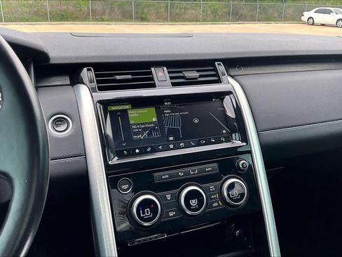 Used 2019 Land Rover Discovery HSE image 7