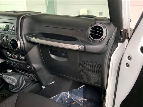 Used 2018 Jeep Wrangler Sport image 18