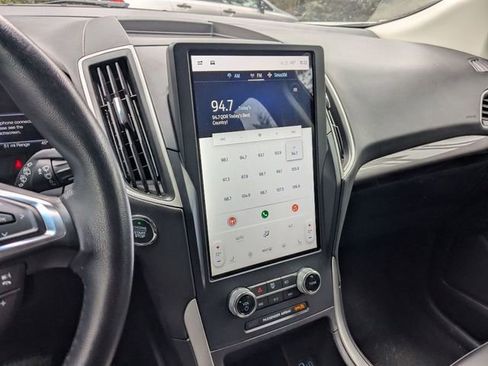 Used 2023 Ford Edge SEL image 17