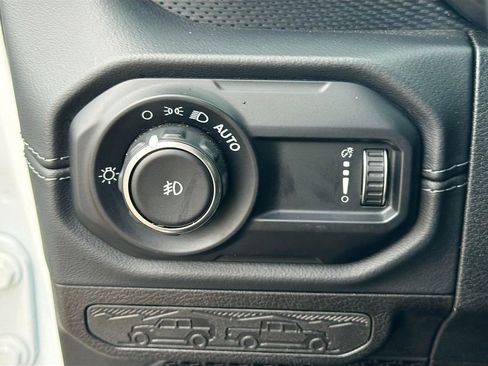 Used 2024 Jeep Wrangler Unlimited Rubicon AWD/4WD image 29