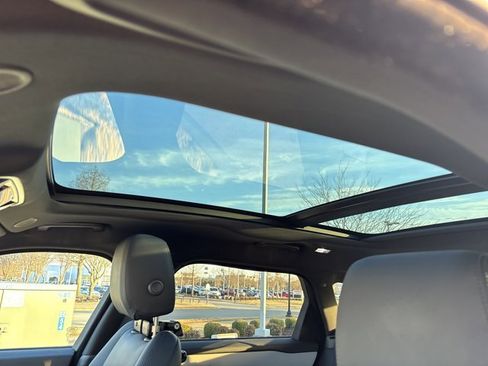 Used 2024 Land Rover Range Rover Velar Dynamic SE image 20