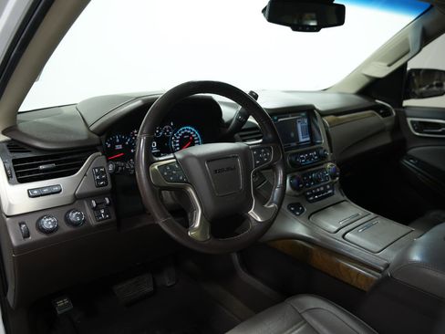 Used 2019 GMC Yukon XL Denali w/ Denali Ultimate Package image 33