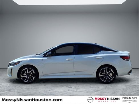 Used 2025 Nissan Sentra SR image 5
