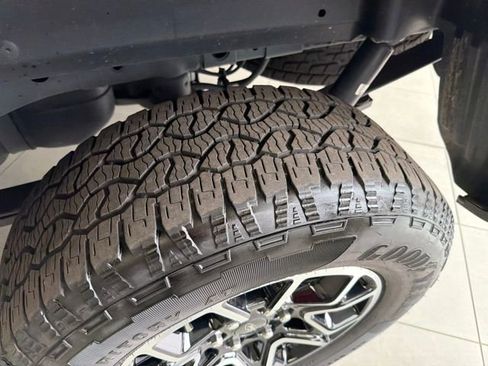 Used 2023 Ford F150 Lariat image 28