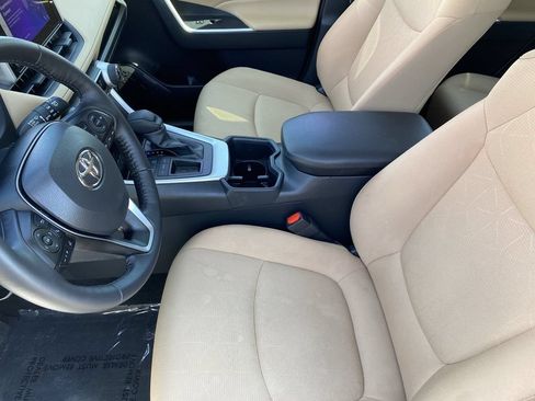 Certified 2025 Toyota RAV4 XLE w/ Convenience Package FWD image 23