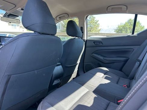 Used 2024 Nissan Altima 2.5 SV FWD image 31