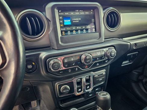 Certified 2022 Jeep Wrangler Willys image 19