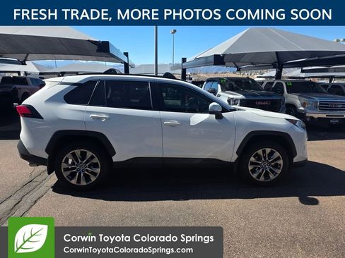 Used 2019 Toyota RAV4 XLE Premium image 9