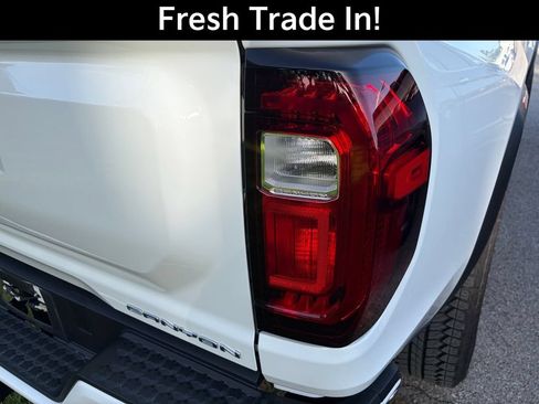 Used 2025 GMC Canyon Denali AWD/4WD image 10