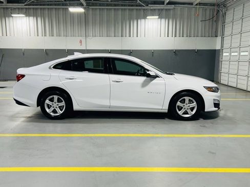 Used 2024 Chevrolet Malibu LT image 18